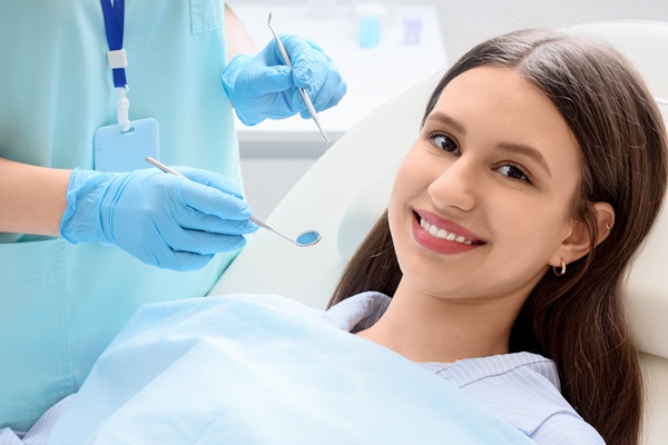When To See A Restorative Dentist For A Damaged Filling Or Crown